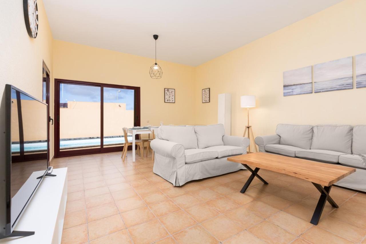 Home2book Isla Lagoa, Private Pool Villa La Oliva